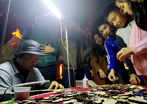 Miệt mài mưu sinh sau đêm giao thừa ở Hà Nội - 9