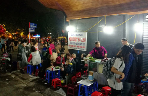 Miệt mài mưu sinh sau đêm giao thừa ở Hà Nội - 12