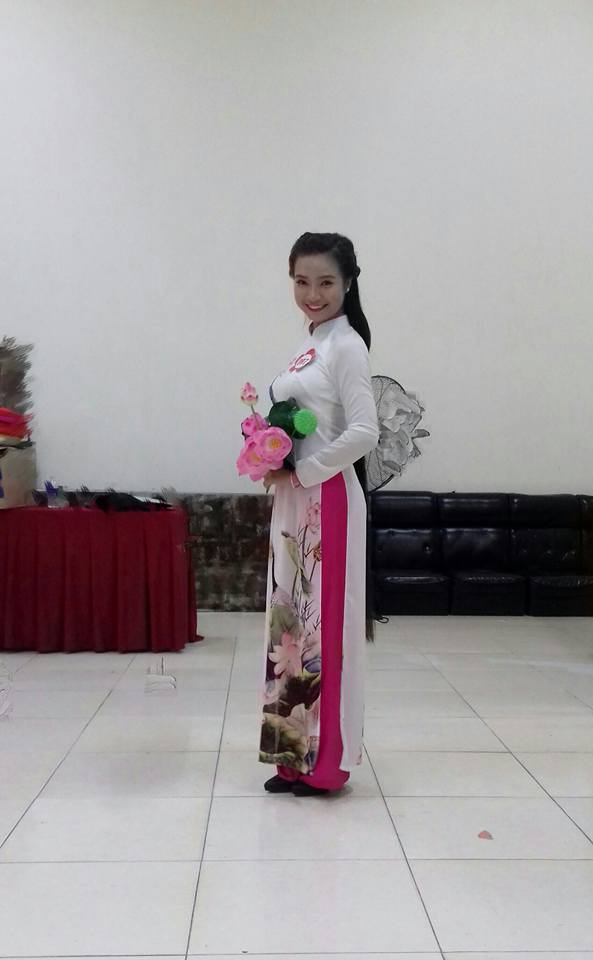 "Đứng hình" trước vẻ đẹp của nữ sinh có mái tóc dài 120cm - 4