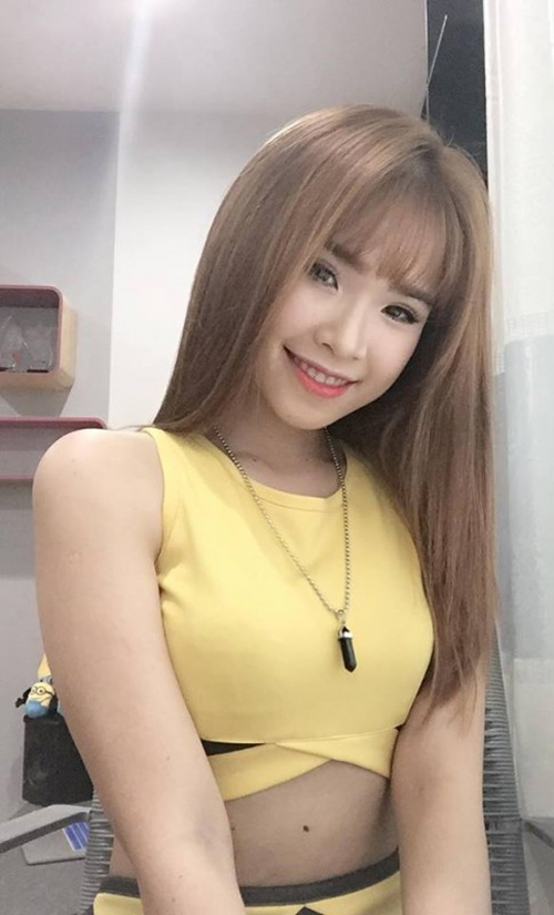 Khởi My tăng mạnh độ gợi cảm với phục trang đời thường - 3