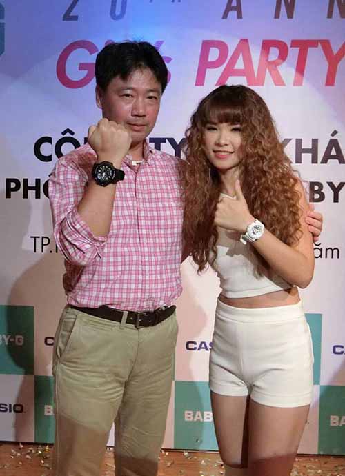 Khởi My tăng mạnh độ gợi cảm với phục trang đời thường - 12