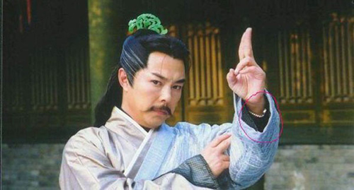 Soi những lỗi siêu vớ vẩn trong phim cổ trang Trung Quốc - 4
