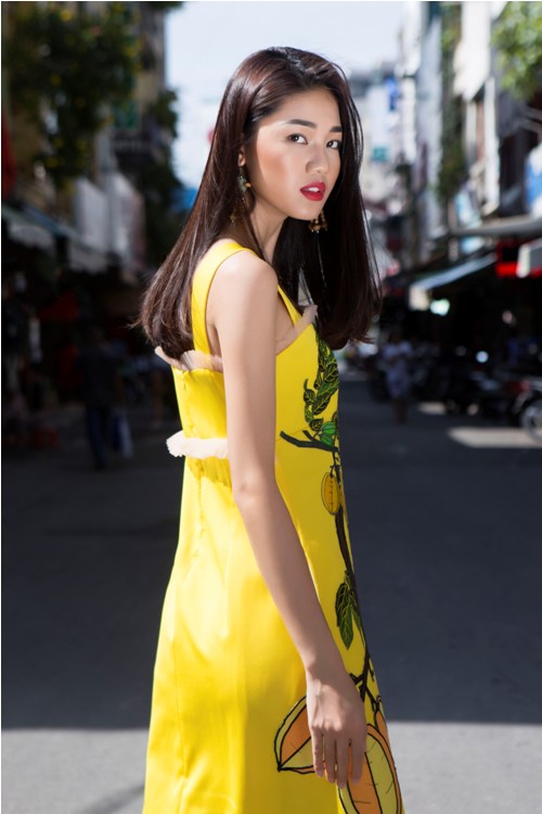 Đỗ Thị Hà tự tin mặc áo dài ''rau má'' thi Miss World 2021