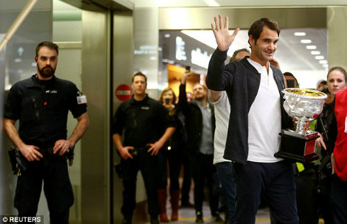 Federer về nước sau Úc mở rộng: Còn hơn cả người hùng - 1