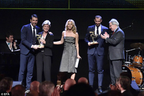 Tin HOT bóng đá tối 1/2: Aubameyang quyết ra đi - 1