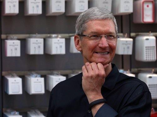 Tim Cook sắp mang hàng tỉ USD của Apple về Mỹ - 1