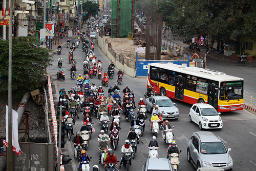 Ngỡ ngàng giao thông HN ngày người dân trở lại đi làm sau Tết - 4