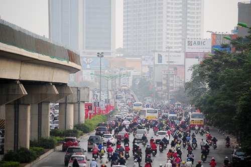 Ngỡ ngàng giao thông HN ngày người dân trở lại đi làm sau Tết - 13