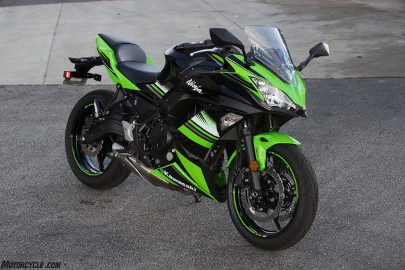 Kawasaki Ninja 650 2017: Chiếc sportbike chinh phục mọi nẻo đường - 3