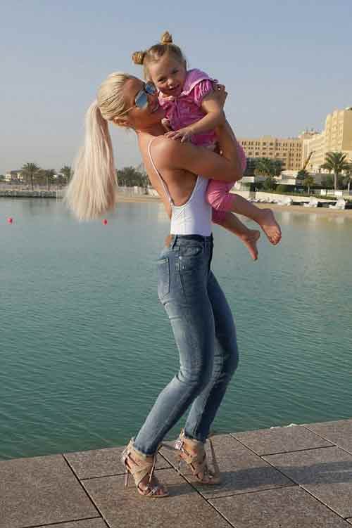 "Chiêu độc" giúp mẹ 5 con vẫn đẹp như siêu mẫu - 5