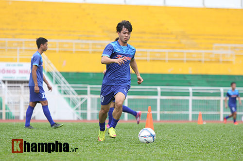 U23 VN: Thầy trò Hữu Thắng – Công Phượng đội mưa tập luyện - 7