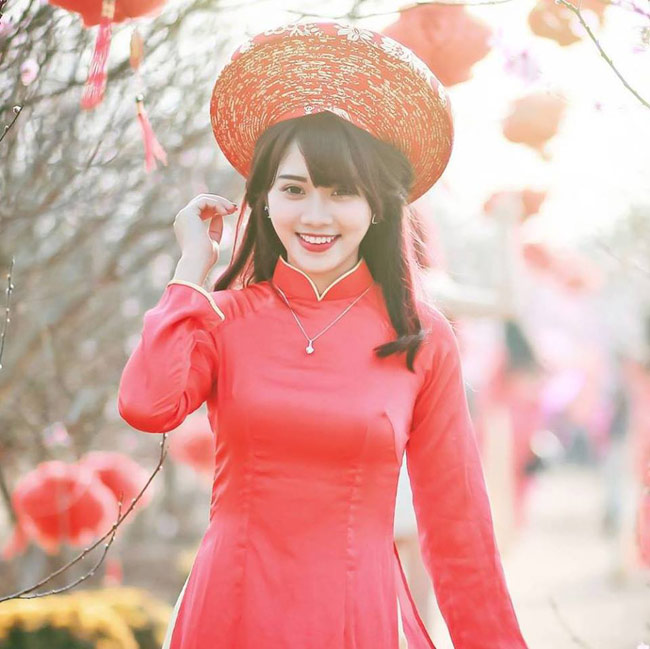 Nữ sinh xinh đẹp sở hữu nhiều nét đẹp đặc trưng của người con gái Việt. 