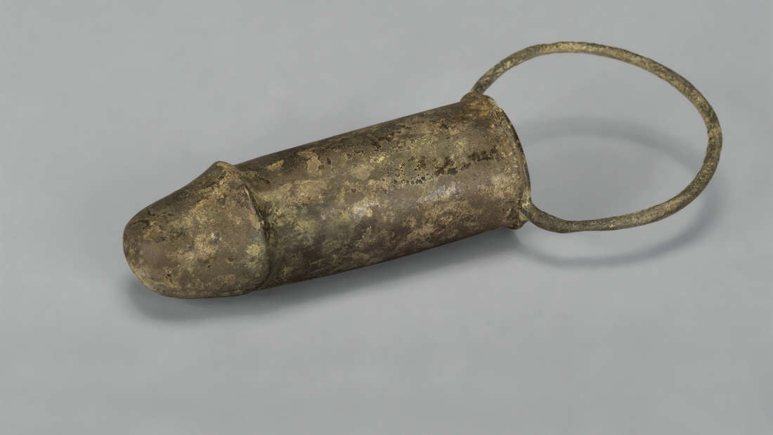 Phát hiện đồ chơi tình dục trong lăng mộ 2.000 năm ở TQ - 1