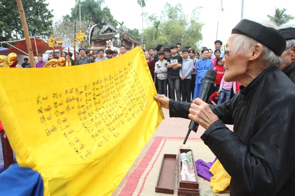 Trai làng buồn thiu vì hội cướp phết thành hội… sờ phết - 4