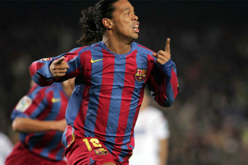 Tin HOT bóng đá tối 3/2: Ronaldinho chính thức trở lại Barca - 1