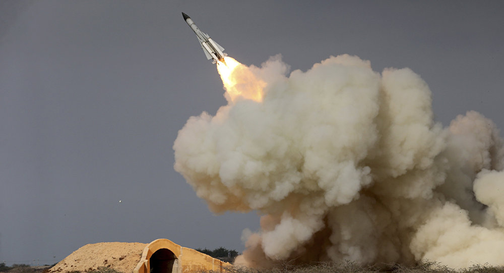 Iran sẵn sàng dội “mưa tên lửa” nếu bị tấn công - 1
