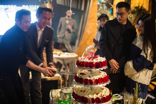 Chàng trai chia sẻ thầm kín về nghề quản lý quán bar - 1