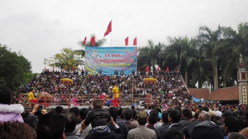 Huy chương vàng SEA Games tranh tài giải làng Vĩnh Khê - 7