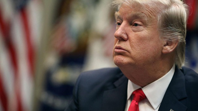 Trump lên mạng chỉ trích thẩm phán chặn lệnh cấm nhập cư - 1
