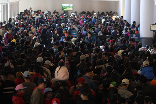 Xếp hàng “check in” Fansipan đầu xuân - 3