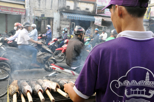 Hàng ngàn con cá lóc “xuất xưởng” trong ngày vía Thần Tài - 4