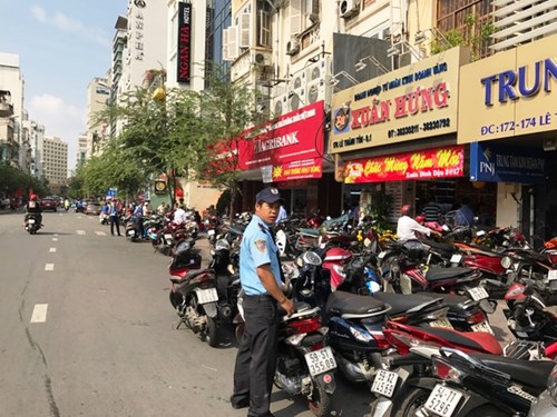 Người dân TPHCM đổ xô mua vàng vào... buổi trưa - 7