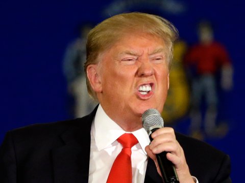 Trump bị báo chí “chơi xỏ” về lệnh cấm nhập cư? - 1