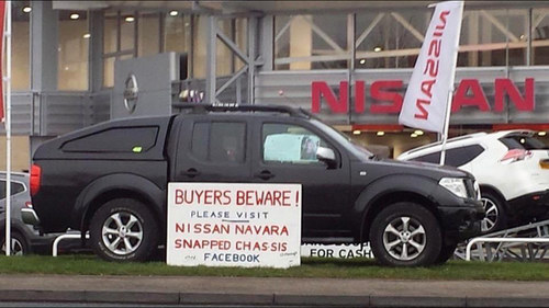 Nissan Navara gãy đôi liên tục, người dùng phẫn nộ - 1