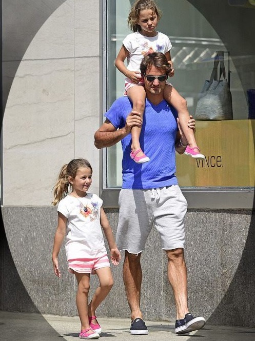 Roger Federer &#34;bảnh&#34; thế này, tài tử điện ảnh kém xa? - 8