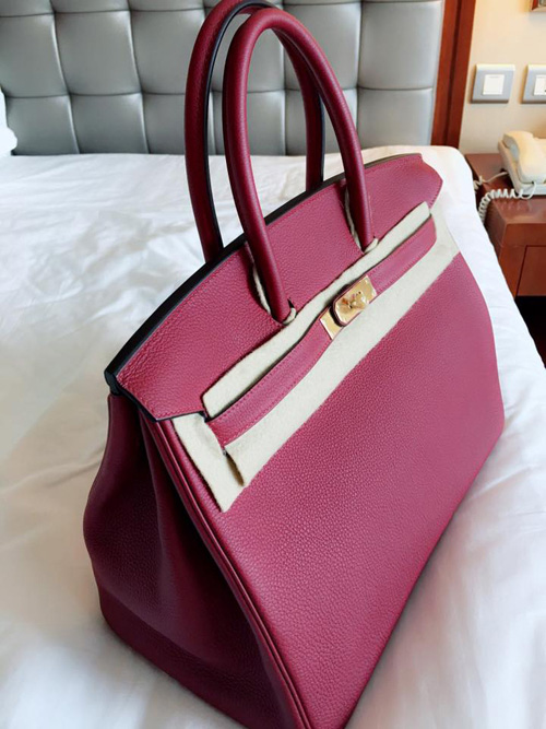 Choáng ngợp loạt đồ hiệu tiền tỷ của Mai Phương Thúy - 3