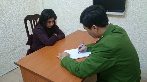 Đột kích "tổng kho" phụ tùng ô tô trộm cắp ở chợ Trời - 2