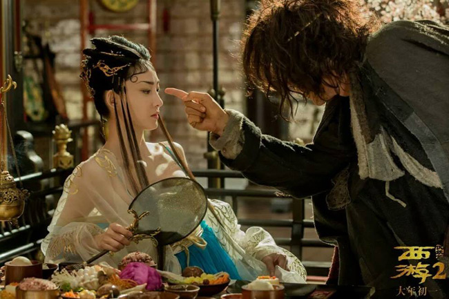 Vương Lệ Khôn thủ vai một nữ yêu quỷ quyệt, muốn ám hại thầy trò Đường Tăng trong Mối tình ngoại truyện 2