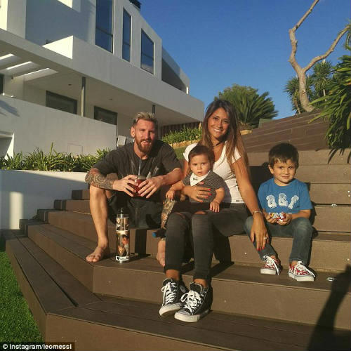 Tin HOT bóng đá tối 9/2: Ronaldo được đối thủ tôn vinh - 1