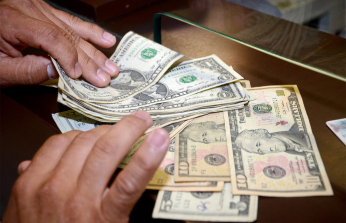 Sáng nay 9/2, giá USD tăng vọt - 1