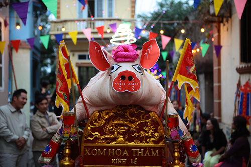 Chật vật rước “ông lợn” khổng lồ tại lễ hội làng La Phù - 8