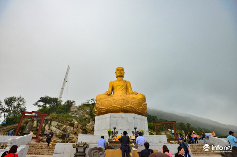 Cận cảnh tượng Phật Hoàng lớn nhất VN trên núi Yên Tử - 2