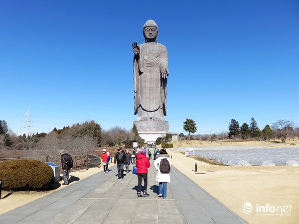 Chiêm bái tượng Phật bằng đồng lớn nhất thế giới ở Nhật Bản - 1
