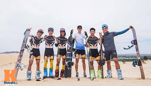 Độc lạ: Việt Nam thi giải châu Á, tập trượt tuyết ở đồi cát - 1