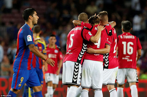 Alaves - Barcelona: Trả hận, tập dượt cho chung kết - 1