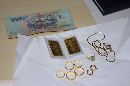 Trộm hơn 100 lượng vàng đi gửi tiết kiệm - 1