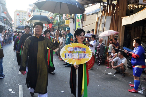 Ngàn người xem biểu diễn Tết Nguyên tiêu của người Hoa ở Sài Gòn - 11