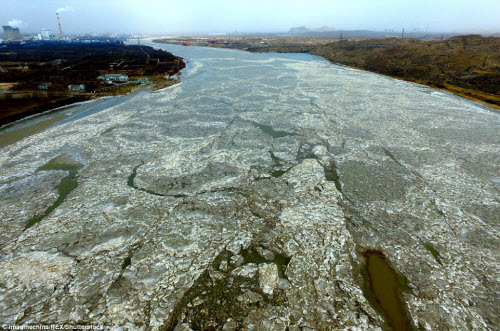 Ngắm sông dài thứ 2 châu Á “thức giấc” sau mùa đông - 9