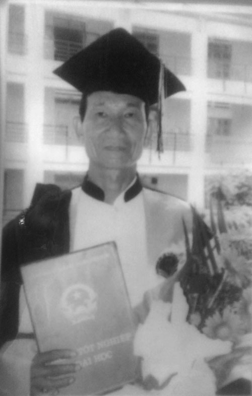 Hành trình 50 năm đèn sách nuôi giấc mộng thạc sĩ của lão nông U70 - 1