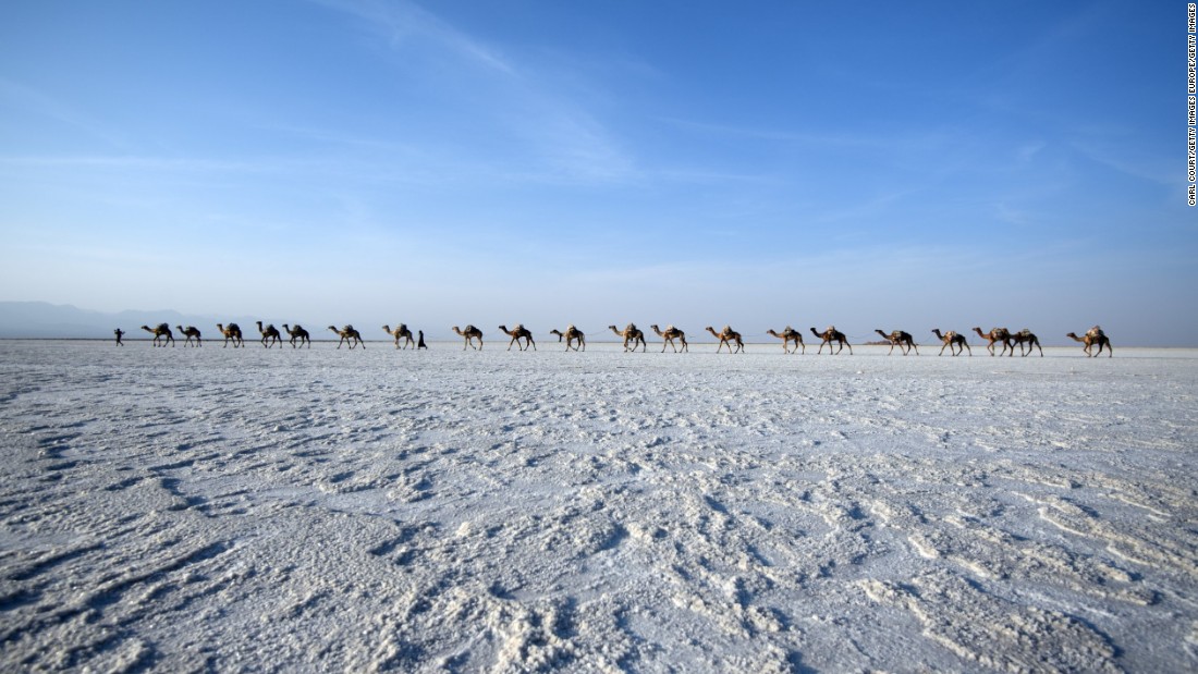 Tìm “vàng trắng” tại nơi khắc nghiệt nhất trên thế giới - 8