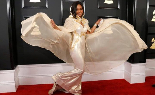 Gaga quên nội y, Adele lộng lẫy trên thảm đỏ Grammy - 3