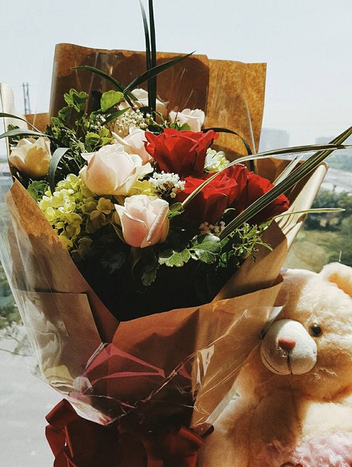 Dàn mỹ nhân gợi cảm "đọ sắc", khoe quà ngày Valentine - 5