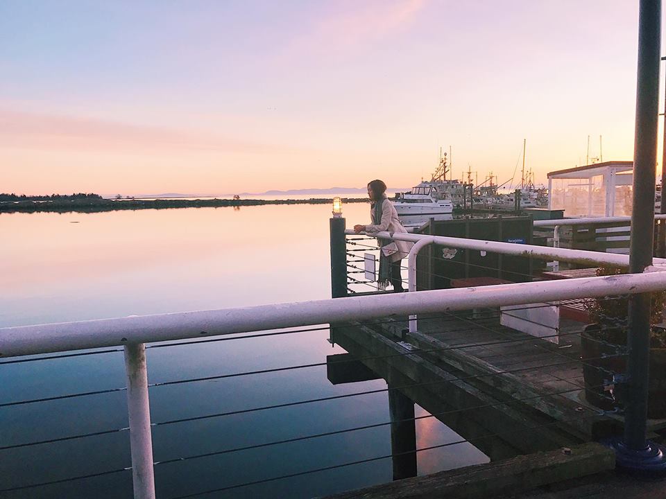 Dàn mỹ nhân gợi cảm "đọ sắc", khoe quà ngày Valentine - 4