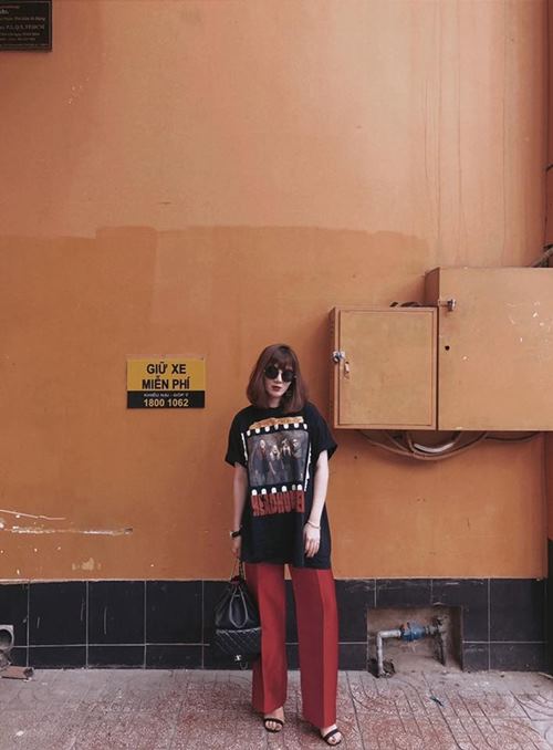 Hoàng Thùy Linh mặc style lạ, lăng xê mốt quần lưới hở eo - 5