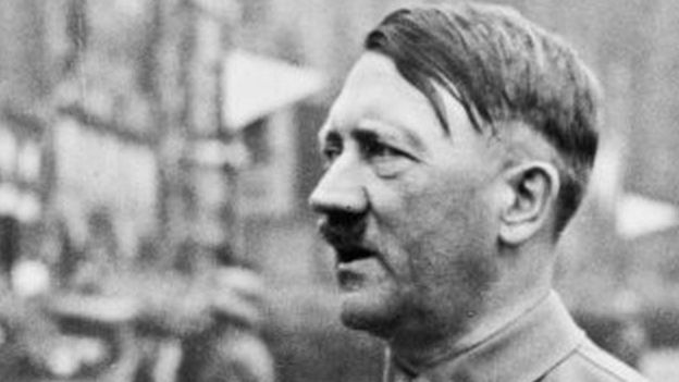 Áo: Bắt giữ người đàn ông giống y xì Hitler - 2