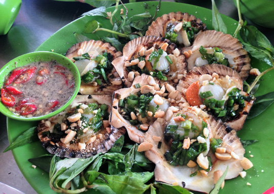 Thơm nức mũi sò điệp nướng mỡ hành - 1